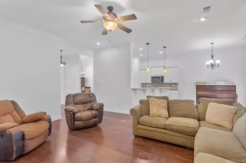 Living - 2804 Lynne Ct, Bryant, AR 72022 photo 2 of 3