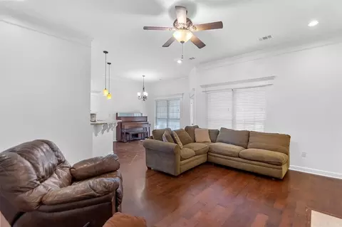 Living - 2804 Lynne Ct, Bryant, AR 72022 photo 1 of 3