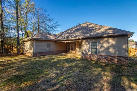 Exterior - 2804 Lynne Ct, Bryant, AR 72022 photo 5 of 7
