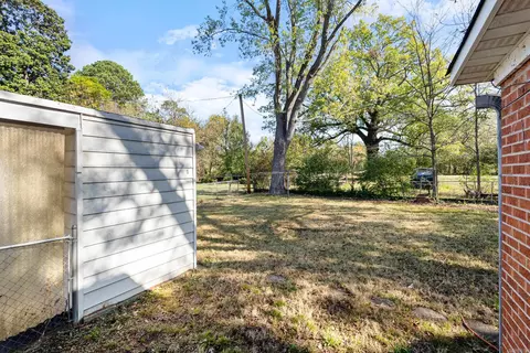 Exterior - 1122 Mitchell St, Conway, AR 72034 photo 7 of 8