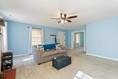 Living - 1122 Mitchell St, Conway, AR 72034 photo 4 of 6
