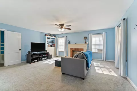 Living - 1122 Mitchell St, Conway, AR 72034 photo 1 of 6