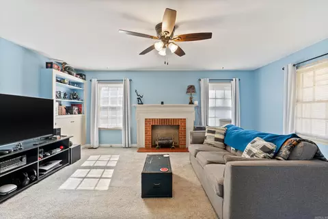 Living - 1122 Mitchell St, Conway, AR 72034 photo 2 of 6