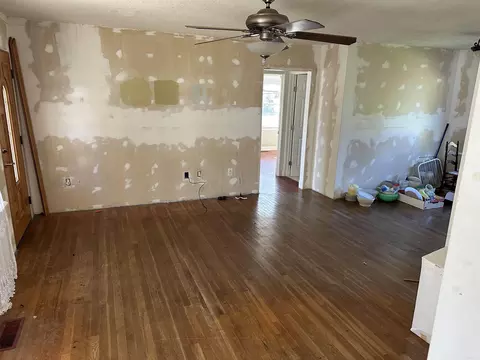 Living - 619 Westbrook St, Benton, AR 72015 photo 1 of 3