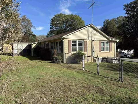 Exterior - 619 Westbrook St, Benton, AR 72015 photo 7 of 16