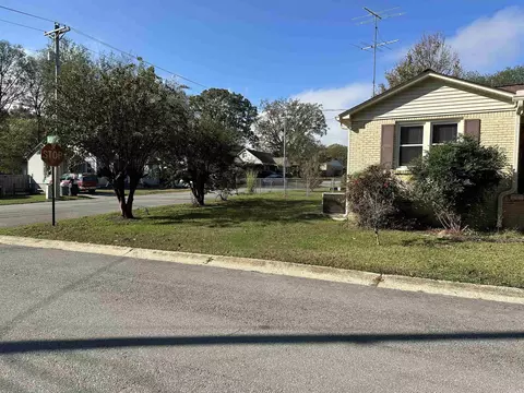 Exterior - 619 Westbrook St, Benton, AR 72015 photo 4 of 16