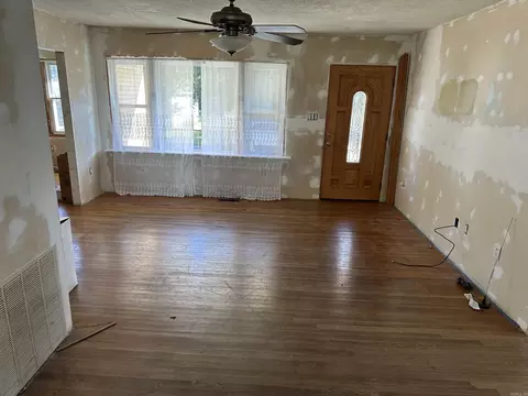 Living - 619 Westbrook St, Benton, AR 72015 photo 2 of 3