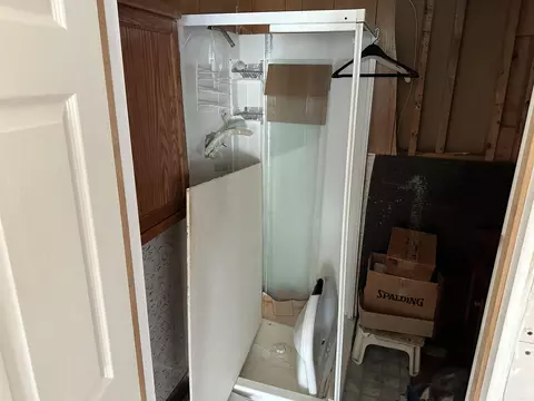 Bath - 619 Westbrook St, Benton, AR 72015 photo 3 of 5