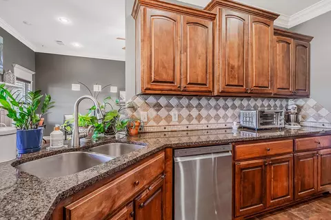 Kitchen - 95 Overland Park Rd, Vilonia, AR 72173 photo 4 of 5