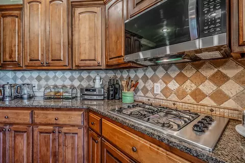 Kitchen - 95 Overland Park Rd, Vilonia, AR 72173 photo 5 of 5