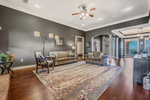 Living - 95 Overland Park Rd, Vilonia, AR 72173 photo 2 of 3