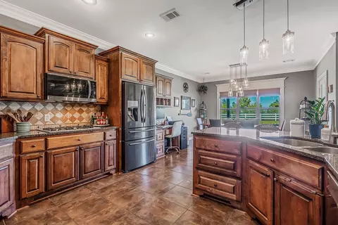 Kitchen - 95 Overland Park Rd, Vilonia, AR 72173 photo 3 of 5