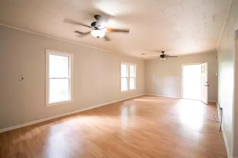 229 Oliver St, Conway, AR 72034 photo 3