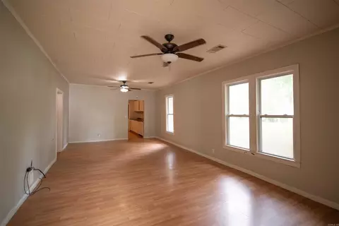 229 Oliver St, Conway, AR 72034 photo 2