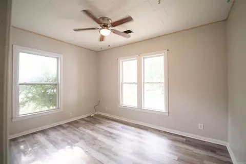 229 Oliver St, Conway, AR 72034 photo 4