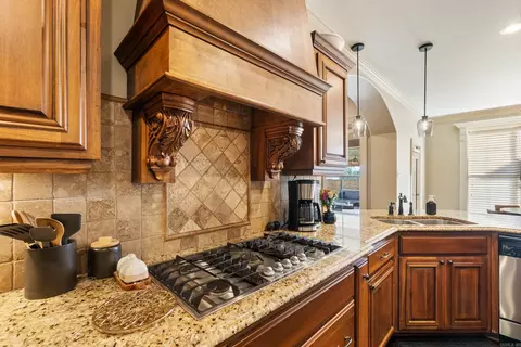 Kitchen - 5115 Greystone Dr, Conway, AR 72034 photo 6 of 8