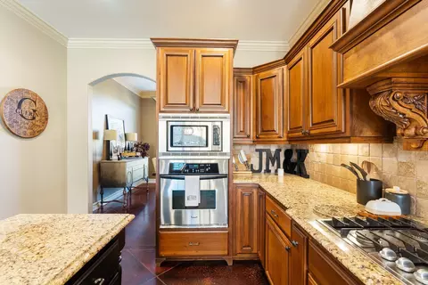 Kitchen - 5115 Greystone Dr, Conway, AR 72034 photo 8 of 8