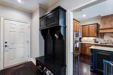 Entry Way - 5115 Greystone Dr, Conway, AR 72034 photo 3 of 4