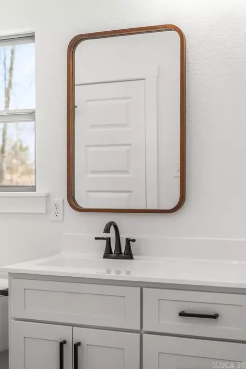 Bath - 35 Sky Eagle Dr, Greenbrier, AR 72058 photo 3 of 3