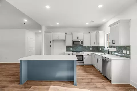 Kitchen - 35 Sky Eagle Dr, Greenbrier, AR 72058 photo 3 of 6