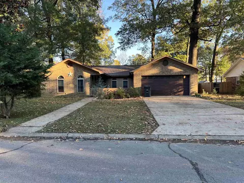 203 Indian Trl, Searcy, AR 72143