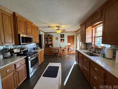 Kitchen - 108 Willow Loop, Lonoke, AR 72086 photo 6 of 6