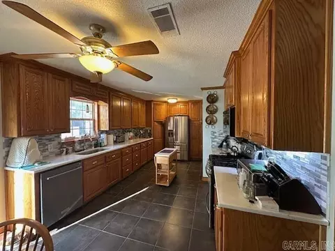 Kitchen - 108 Willow Loop, Lonoke, AR 72086 photo 1 of 6
