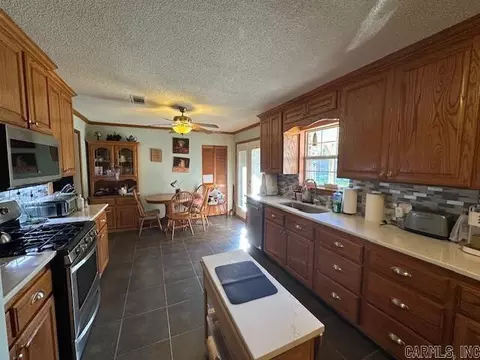 Kitchen - 108 Willow Loop, Lonoke, AR 72086 photo 5 of 6