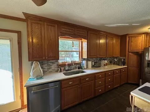 Kitchen - 108 Willow Loop, Lonoke, AR 72086 photo 3 of 6