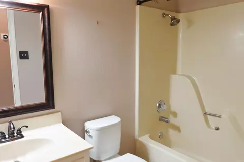 Bath - 283 Pickwicket Dr, Conway, AR 72034 photo 3 of 3