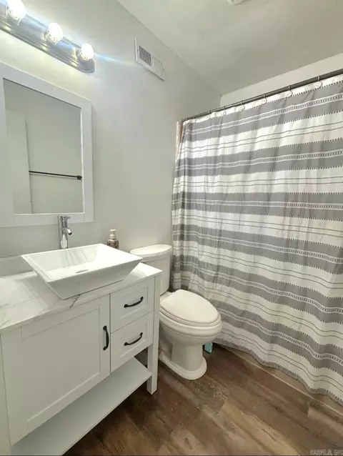 Bath - 1802 Greenwood Cv, Beebe, AR 72012 photo 1 of 2