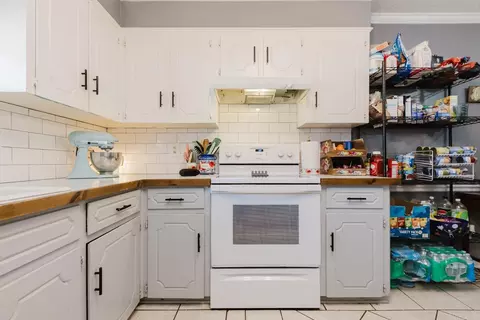 Kitchen - 202 Bellevue Cir, Jacksonville, AR 72076 photo 3 of 7