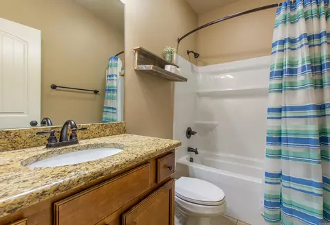 Bath - 3007 Chapman Ct, Bryant, AR 72022 photo 3 of 3