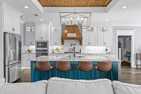 Kitchen - 1515 Pickthorne Rd, Cabot, AR 72023 photo 3 of 4
