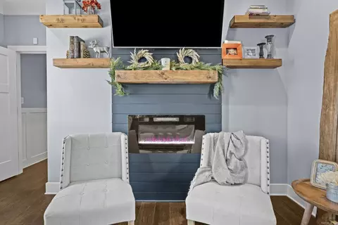 Living - 1515 Pickthorne Rd, Cabot, AR 72023 photo 4 of 4