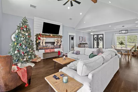 Living - 1515 Pickthorne Rd, Cabot, AR 72023 photo 2 of 4