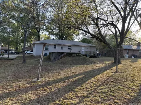 Exterior - 1318 Garvin, Conway, AR 72034 photo 3 of 4