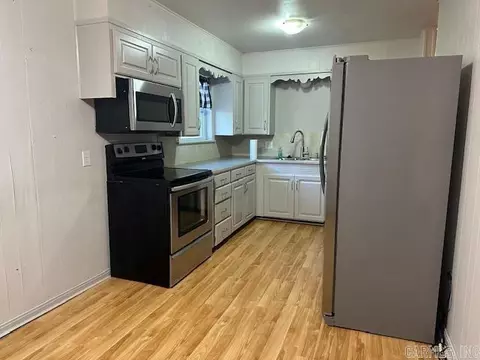 Kitchen - 1318 Garvin, Conway, AR 72034 photo 1 of 3