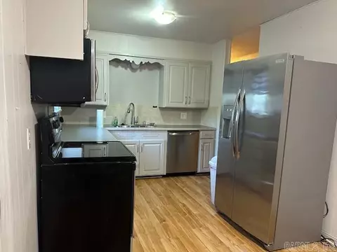 Kitchen - 1318 Garvin, Conway, AR 72034 photo 2 of 3