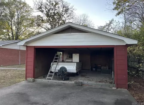 1312 Garvin, Conway, AR 72034 photo 5