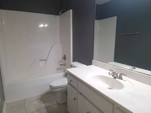 Bath - 17 Dale Ct, Cabot, AR 72023 photo 6 of 7