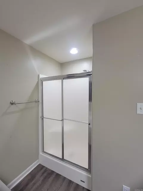 Bath - 17 Dale Ct, Cabot, AR 72023 photo 5 of 7