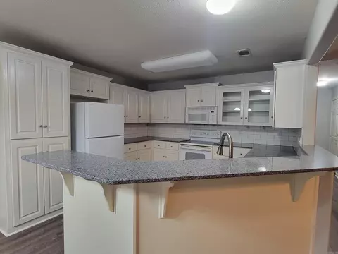 Kitchen - 17 Dale Ct, Cabot, AR 72023 photo 7 of 14