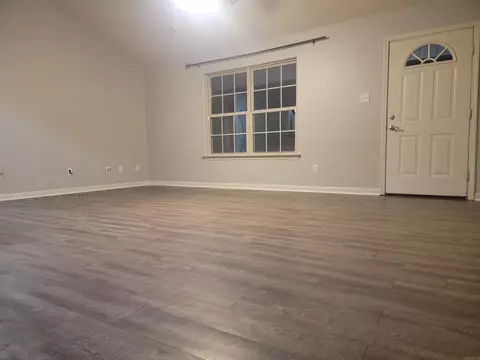 Living - 17 Dale Ct, Cabot, AR 72023 photo 4 of 8