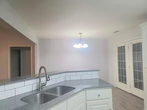 Kitchen - 17 Dale Ct, Cabot, AR 72023 photo 12 of 14