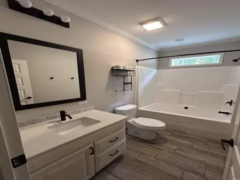 Bath - 85 Weekender, Mount Ida, AR 71957 photo 5 of 6