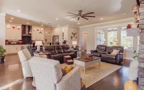 Living - 2025 Westerman Dr, Benton, AR 72015 photo 1 of 4