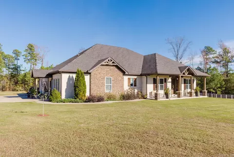 Exterior - 2025 Westerman Dr, Benton, AR 72015 photo 4 of 13