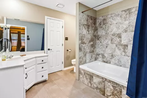 Bath - 2590 Jayme Cir, Conway, AR 72032 photo 1 of 4