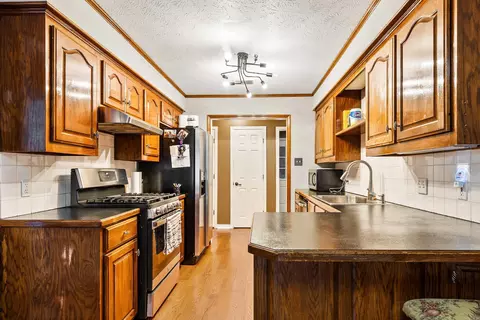 Kitchen - 2590 Jayme Cir, Conway, AR 72032 photo 2 of 2